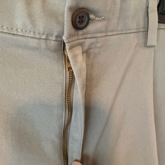 Dockers Classic Fit Pants in Size 42x30 - Picture 4 of 10